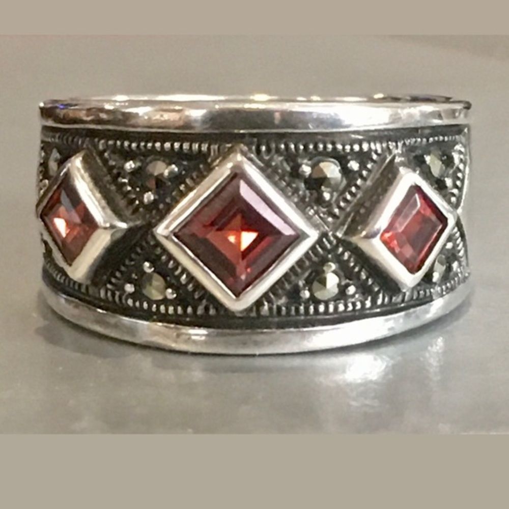 Art Deco Wide Band Faceted Red Garnet Marcasite Sterling Silver Ring Sz 7-3/4 - Picture 2 of 7